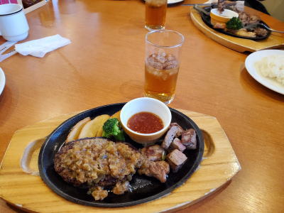 ジャポネギハンバーグ＆カットサーロインステーキ ココス