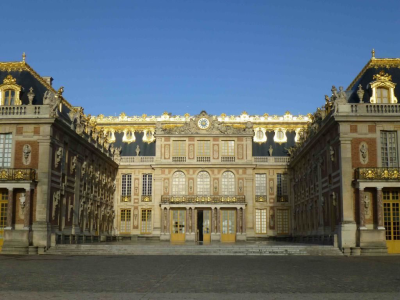 フランスのベルサイユ宮殿の敷地内にホテル